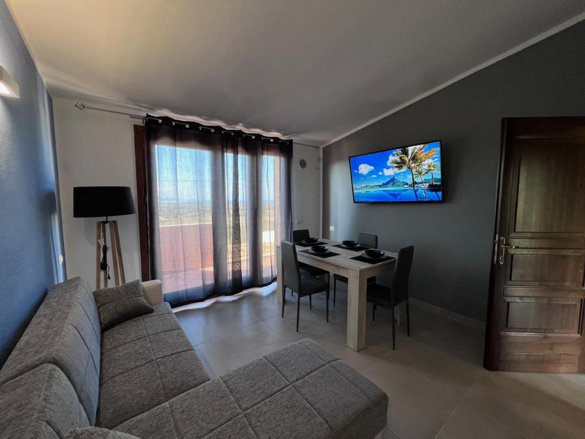 Calypso Home Sea View Badesi Luaran gambar
