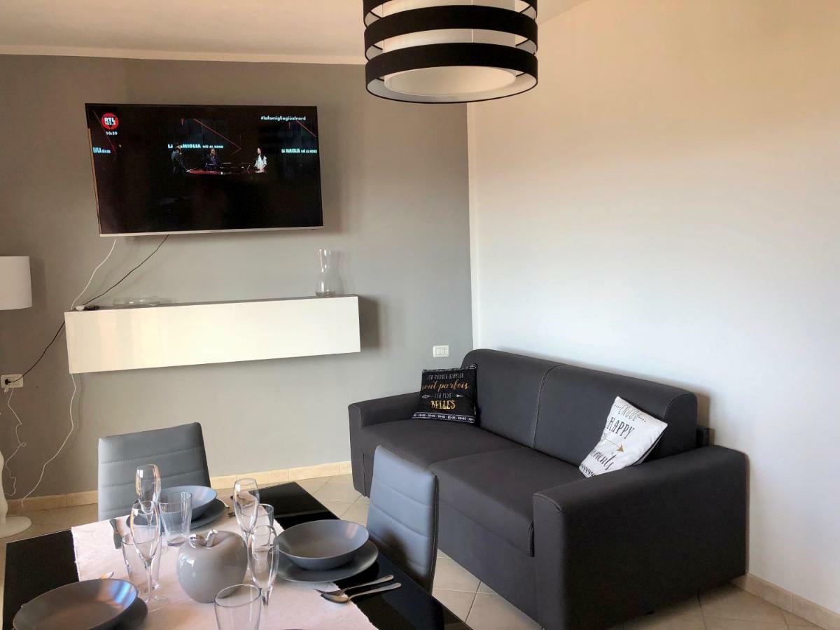 Calypso Home Sea View Badesi Luaran gambar