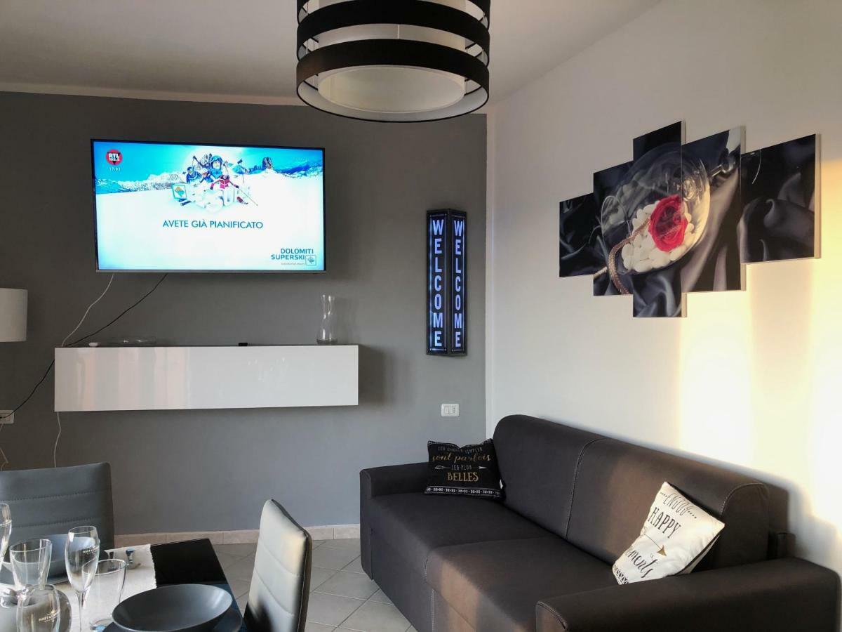Calypso Home Sea View Badesi Luaran gambar